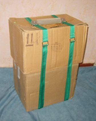Box with Strapes